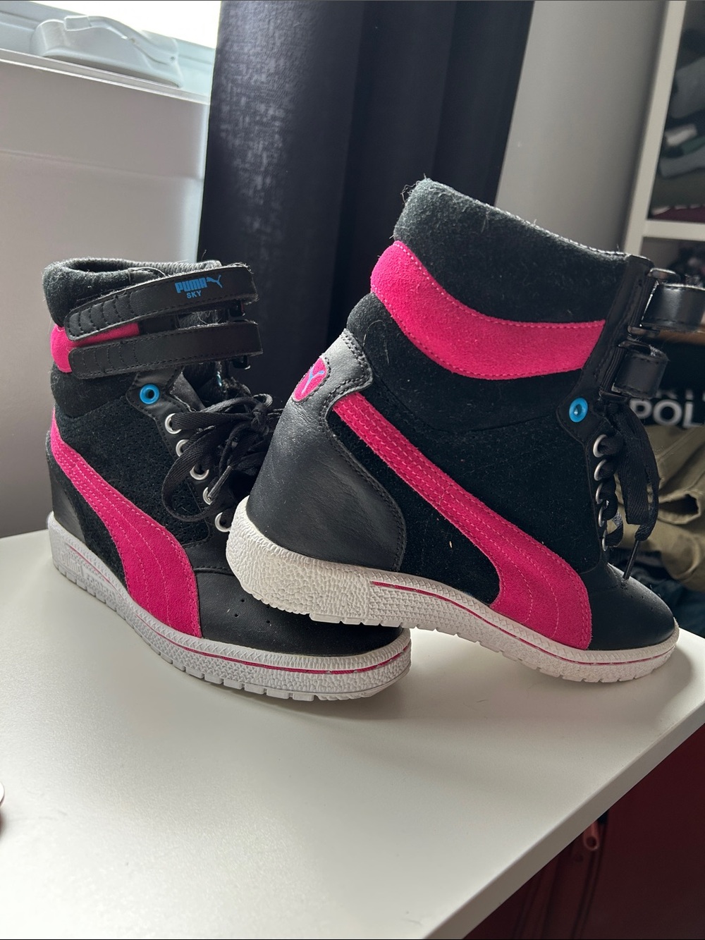 Puma Bold Black and Pink Athletic High Top 6.5 Sneakers